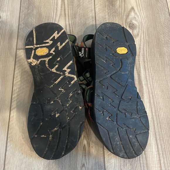 Women’s Chaco’s Sandals - Picture 2 of 4